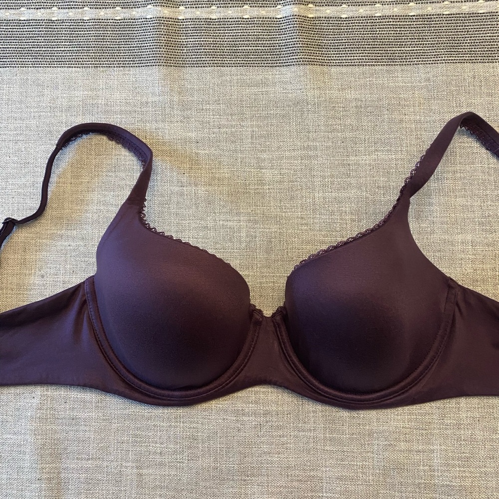 Victoria’s Secret Body by Victoria Lined Demi 32DD